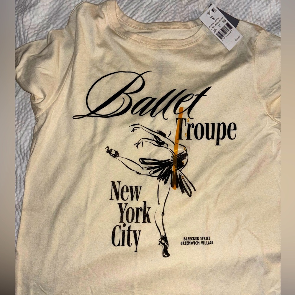 Women’s graphic tee